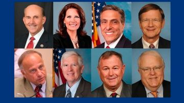 Los ocho congresistas son miembros del partido Republicano.