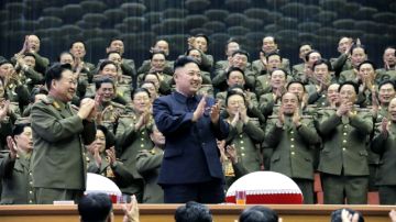 El líder norcoreano  Kim Jong Un durante un acto con militares de su país.