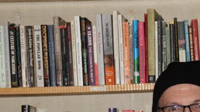 Grant Cogswell, en su librería de la Ciudad de México.