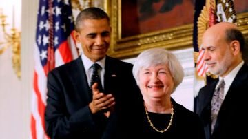 El presidente Barack Obama durante el acto en la Casa Blanca para nominar a Janet Yellen como presidenta de la Reserva Federal, en sustitución de Ben Bernanke (der.).