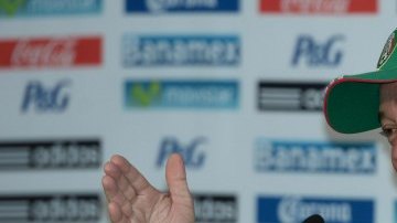 Víctor Manuel Vucetich, técnico de la selección mexicana, ofreció una conferencia de prensa