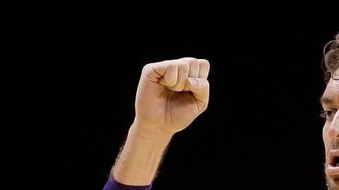 Gasol se quiere quedar, pero no acepta menos dinero.