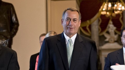 La propuesta, supuestamente, se presentó en una reunión anoche entre altos funcionarios del gobierno federal y líderes republicanos como el presidente de la Cámara, John Boehner.