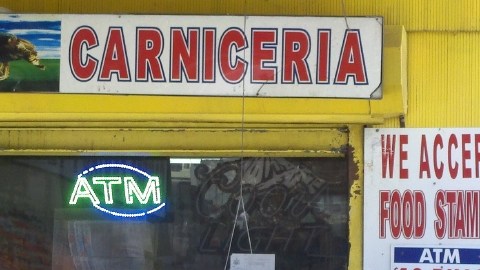 El programa SNAP otorga cerca de $133 mensuales en ayuda y es el más grande de asistencia para prevenir el hambre a nivel doméstico en Estados Unidos, donde casi dos millones de personas se benefician del mismo.