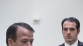 La  "buena conversación" que mantuvieron anoche Obama y Boehner (al centro en la foto) no fue suficiente para poner fin al tranque.