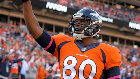 Julius Thomas (80) celebra una anotación el domingo ante los Jaguares de Jacksonville.