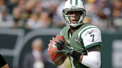 El novato Geno Smith tuvo dos costosas intercepciones en la zona de anotación y los Jets cayeron en casa ante los Acereros de Pittsburgh.