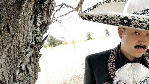 'Lástima que sean ajenas' de Pepe Aguilar ya está disponible en forma física y digital.