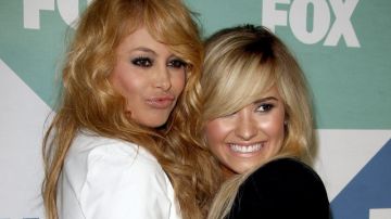 Demi Lovato (drcha) reconoció en varias ocasiones que la chica dorada es como una hermana para ella.
