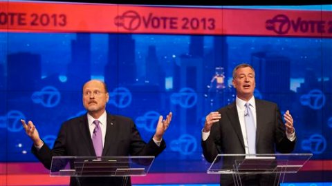 De Blasio apostó por acabar con el 'Stop and Frisk'; Lhota apostó por la vivienda.