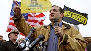El senador republicano por Texas, Ted Cruz, lidera el grupo que intenta frenar la aplicación de la reforma de salud.