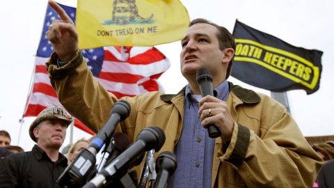 El senador republicano por Texas, Ted Cruz, lidera el grupo que intenta frenar la aplicación de la reforma de salud.