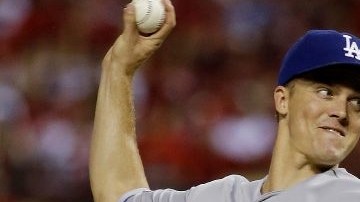 El abridor de los Dodgers Zack Greinke tiene una gran mision hoy frente a los Cardenales.