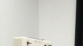 La doctora Maiken Nedergaard, principal investigadora, muestra en la pantalla los distintos patrones registrados durante el descanso en ratones.