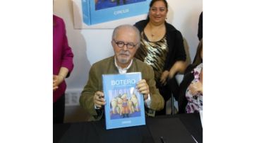 Botero muestra su libro de imágenes que también tendrá difusión en Latinoamérica.