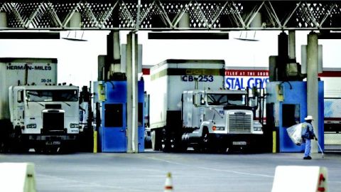 El puesto fronterizo de Otay Mesa en San Diego, California, es uno de los principales puntos de cruce fronterizo con México.