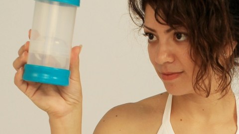 Los biberones tienen un mecanismo sin aire con el que los bebés toman sólo leche.