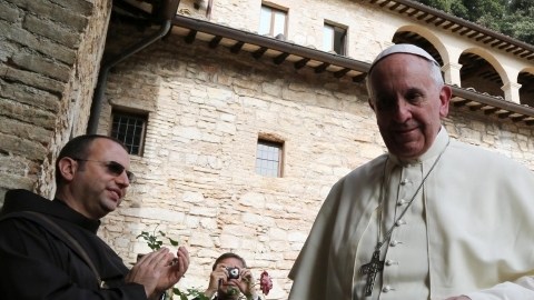 El Sumo Pontífice instó a los cristianos a rezar siempre.