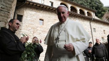 El Sumo Pontífice instó a los cristianos a rezar siempre.