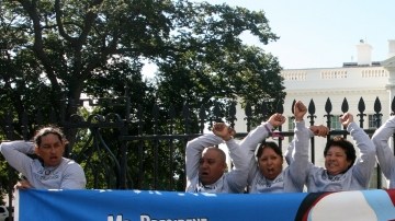 Activistas protestaban las deportaciones bajo la Administración del presidente Obama frente a la Casa Blanca en septiembre.