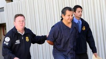 Marco Antonio Delgado (c) es acusado de lavar dinero para un cártel de las drogas mexicano.
