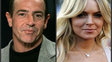 El padre de Lindsay Lohan (izqda) defiende a su hija, que a finales de julio completó la rehabilitación que le había ordenado una corte.