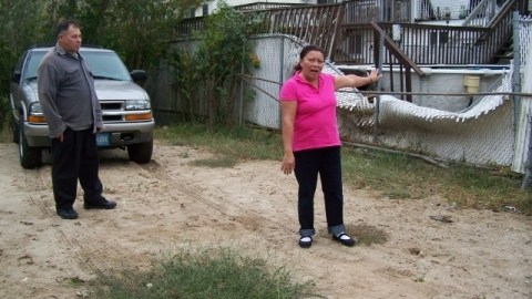 A Esther Yañez y su esposo Juan Acevedo, damnificados por Sandy, todavía les queda mucho por hacer en la reconstrucción de su vivienda en Midland Beach, Staten Island.