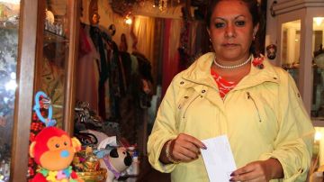 La reforma hacendaria le complica la vida a María del Carmen Mejía, propietaria de un negocio pequeño.