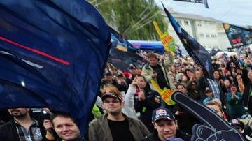 Miles se congregaron en una plaza pública para celebrar el tetracampeonato del alemán.