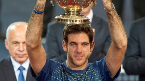 Juan Martín Del Potro celebra su título en Basilea.