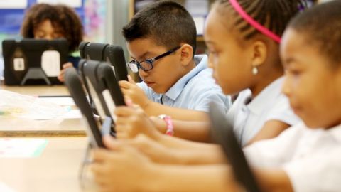 El hogar es el primer centro de aprendizaje.