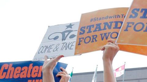 La ley sobre el aborto ha provocado airadas protestas en varias partes del estado de Texas.