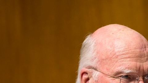 Dianne Feinstein, presidenta de la Comisión de Inteligencia del Senado, pide revisar programas de espionaje.