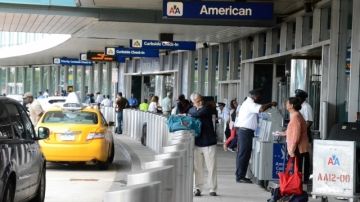 Los pasajeros se quejaron de que no pudieron regresar a Nueva York luego que compraron sus boletos ida y vuelta a República Dominicana.