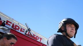 LAX continúa en estado de emergencia, con vigilancia aumentada tras el tiroteo que dejo 7 heridos y un muerto.