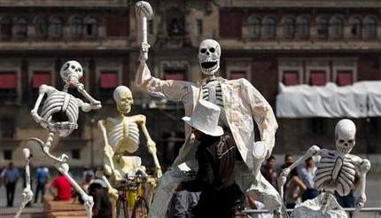 Los ladrones aprovecharon las festividades del Día de los Muertos para llevar a cabo el asalto la noche del sábado.