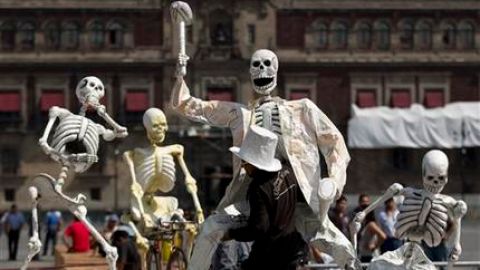 Los ladrones aprovecharon las festividades del Día de los Muertos para llevar a cabo el asalto la noche del sábado.