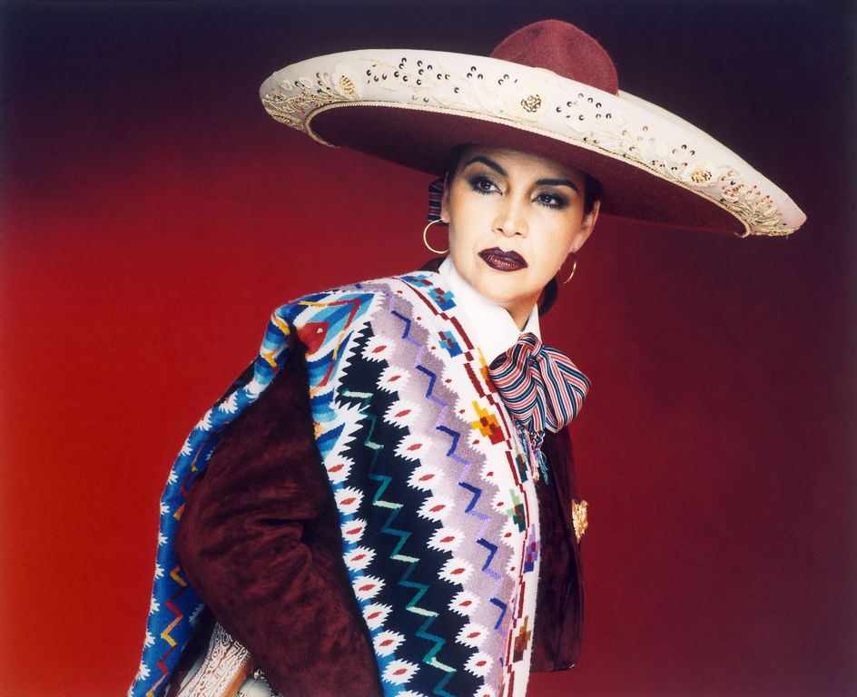Aida Cuevas deja huella con la música ranchera (Video) El Diario NY