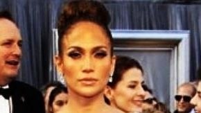 JLo Barbie tiene dos versiones.