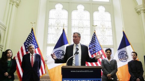 Bill de Blasio presentó a su equipo de transición, encargado de tener todo listo para que él pueda tomar decisiones tan pronto asuma como alcalde de NYC.