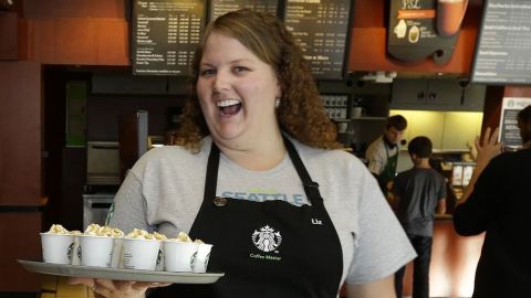 Starbucks dará trabajo a los veteranos en sus cafeterías de todo el país.