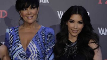 Aunque a Kris Jenner (izqda) le duela, el famoso video fue el trampolín de Kim Kardashian (drcha) al estrellato.