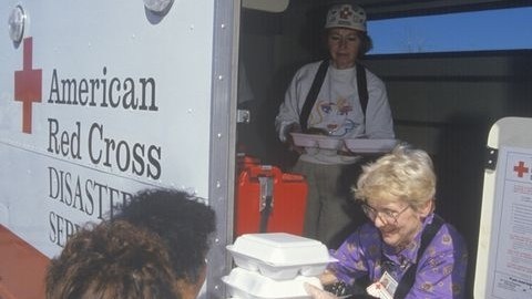 El dinero proviene de lo recolectado por la Cruz Roja Americana.
