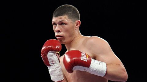 El puertorriqueño Román “Rocky” Martínez perdió por la vía del nocaut en el octavo asalto.