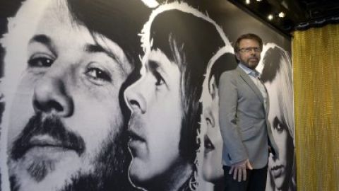 Bjorn Ulvaeus, posa para los fotógrafos durante el pase de prensa de "ABBA, el Museo" en el Salón de la Fama Musical de Estocolmo, Suecia,  6 de mayo de 2013