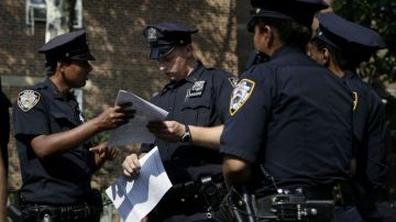 La Policía de Nueva York analiza varias pistas para dar con el sospechoso, quien fue descrito como un hombre afroamericano.