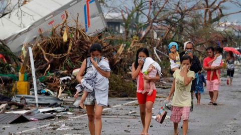 Miles de personas lo perdieron completamente todo en la ciudad de Tacloban.
