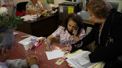 Las mujeres son las que con más frecuencia postergan la jubilación por razones económicas y familiares.