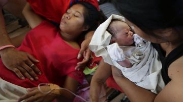 Emily Ortega dio la lucha para salvar a la pequeña que llevaba en su vientre y que hoy llenó de regocijo a los filipinos.