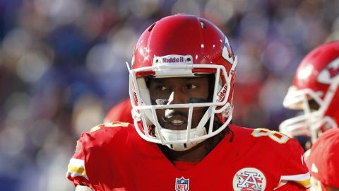 Bowe fue detenido inicialmente por manejar a exceso de velocidad.